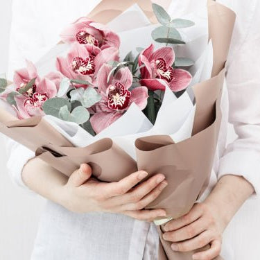 Dos and Don’ts When Choosing a Bouquet for a Special Day - Well Live Florist