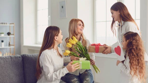 Elegant Tulip Bouquets: A Unique Mother’s Day Gift Idea