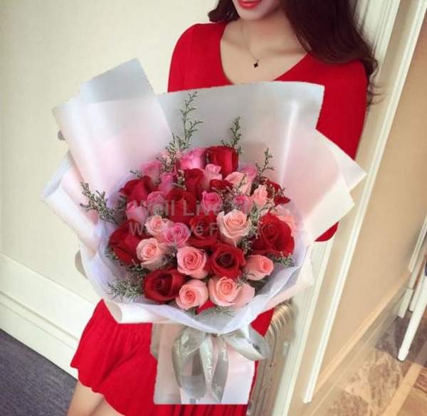 Online florist in Singapore delivering the bloom with love - Well Live Florist
