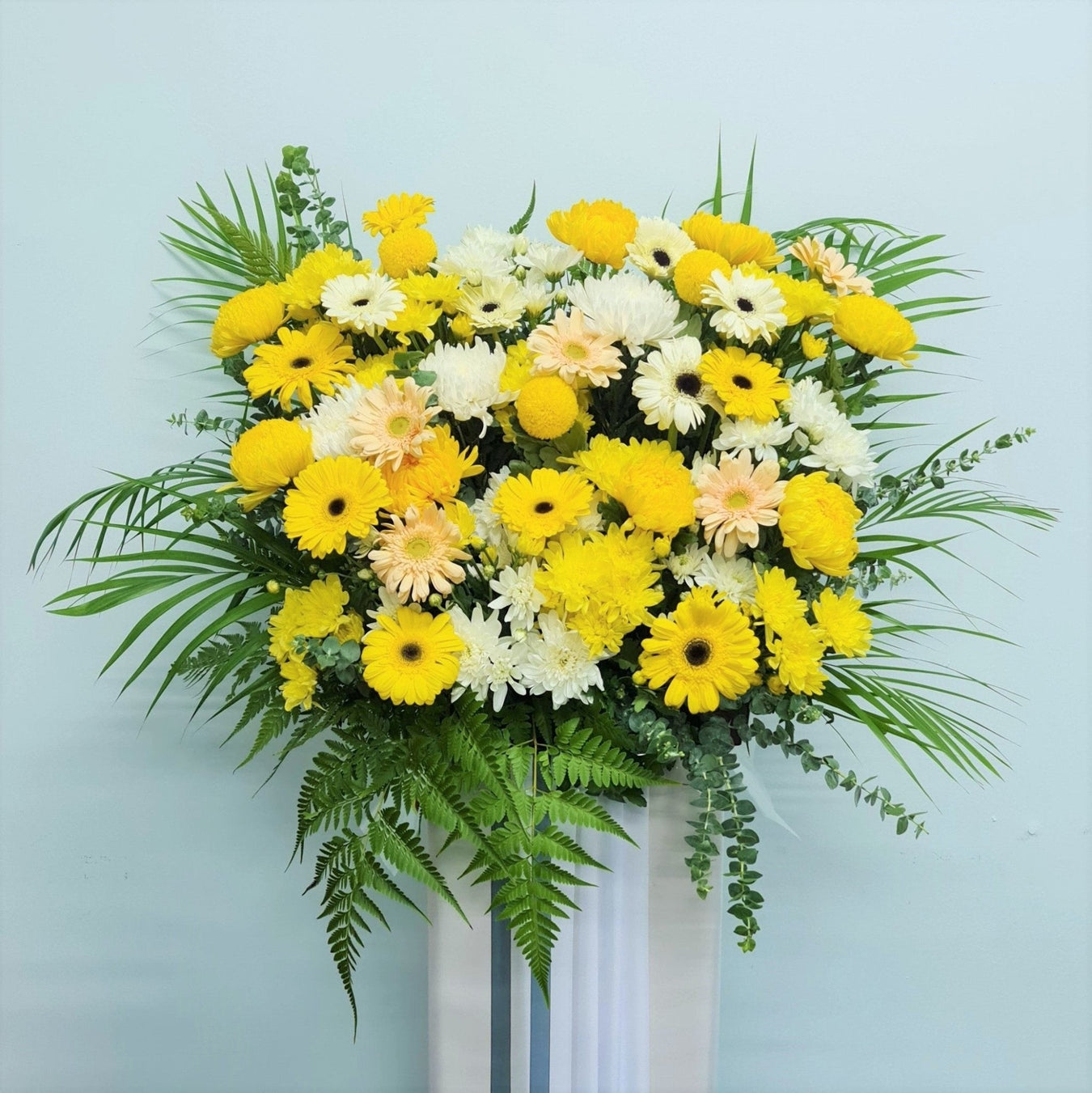 condolence flower, condolence flower stand, flower stand, flower delivery Singapore, Florist Singapore, Well Live Florist