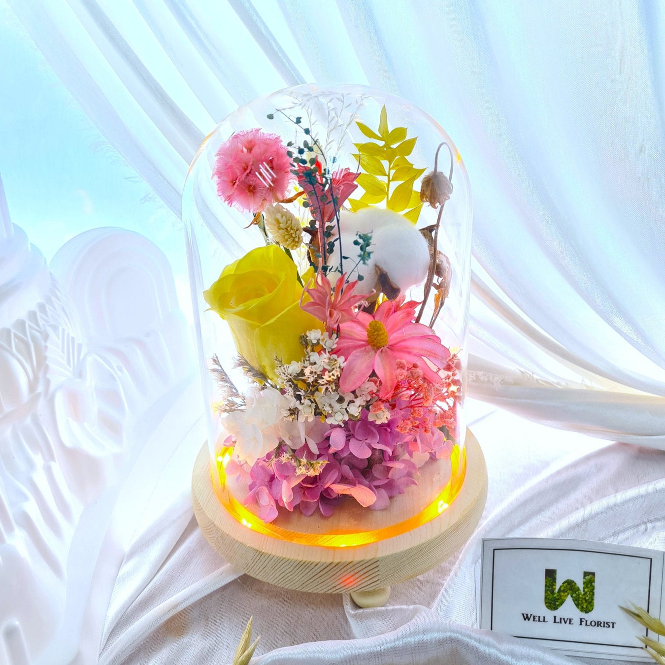 Preserved Flower dome, flower in dome, flower delivery Singapore, Florist Singapore, Well Live Florist