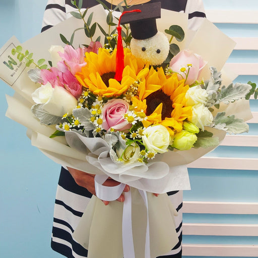 Blooming Achievement graduation bouquet with sunflower and pink rose