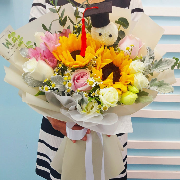Blooming Achievement graduation bouquet with sunflower and pink rose