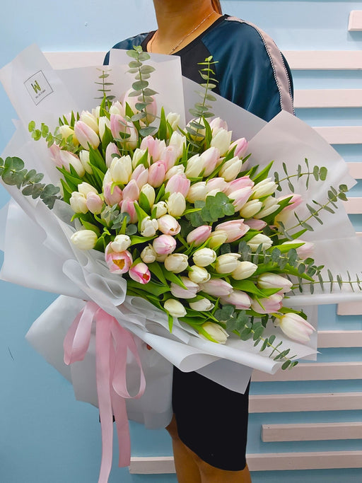 99 Tulip Hand Bouquet - Flower Bouquet - Flower Delivery Singapore - Well Live Florist