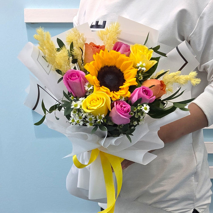 Hearts Afire - Fresh Flower Bouquet - Sunflower and Roses Bouquet - Flower Delivery Singapore - Well Live Florist
