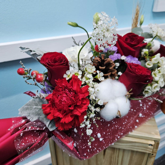 Sweet Treat Arrangement - Christmas Flower - Fresh Flower - Table Arrangement - Free Same Day Delivery - Well Live Florist