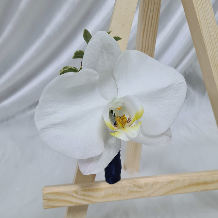 Wedding corsage, fresh phalaenopsis corsage, Wedding Flower, Boutonniere, Flower Delivery Singapore, Florist Singapore, Well Live Florist