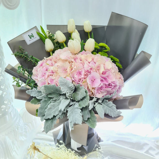 Beautiful and Amazing, Hand Bouquet, flower Bouquet, Hydrangea, Tulip, Flower Delivery Singapore, Florist Singapore, Well Live Florist