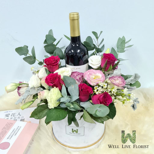 Flower Box of Roses, Eustoma and 01 Bot Of Gawler G9 Wine 750 ml 