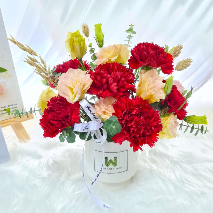 Flower box, flower in vase, carnation bouquet