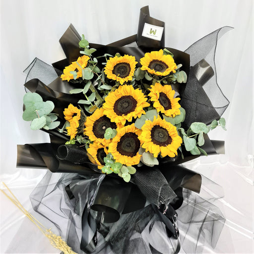 Comes with 10 fresh sunflowers and foliage.